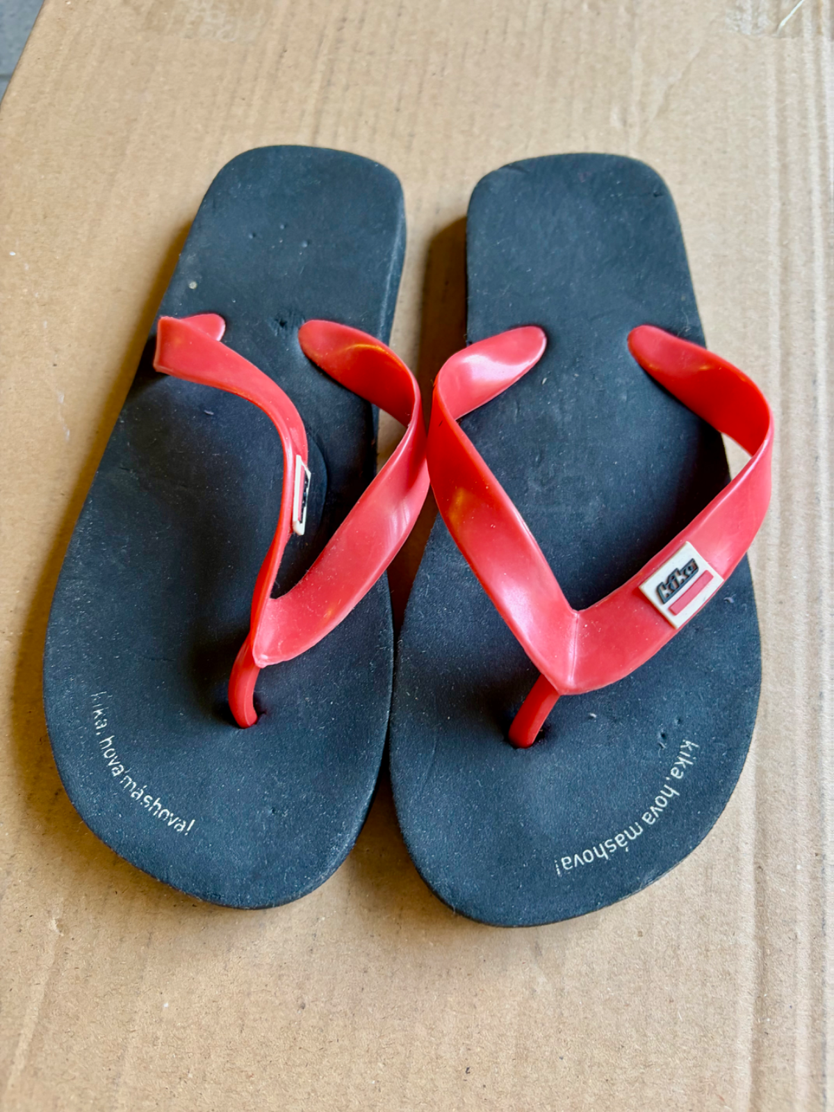 Piros-fekete flip-flop papucs 1