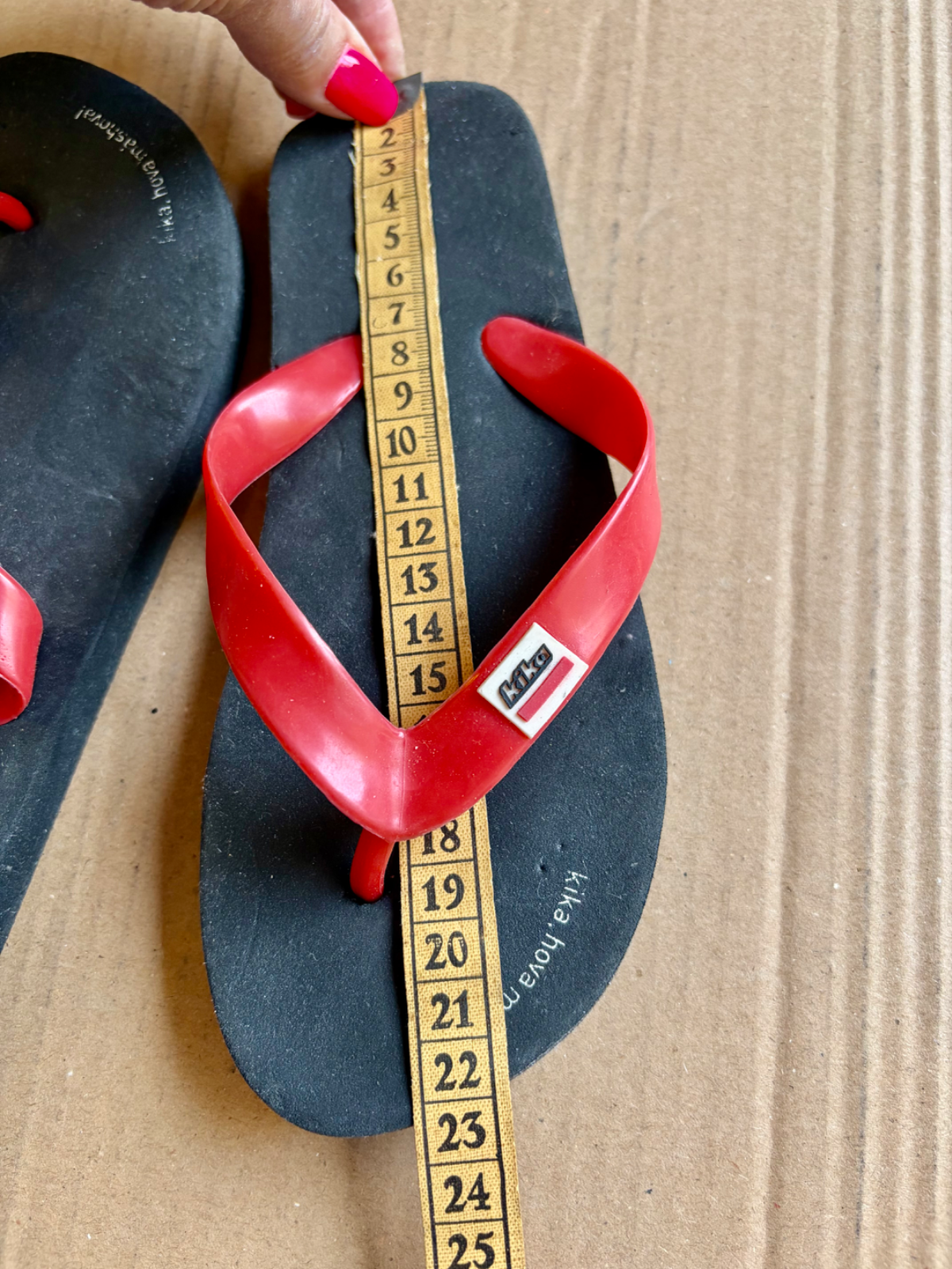 Piros-fekete flip-flop papucs 3