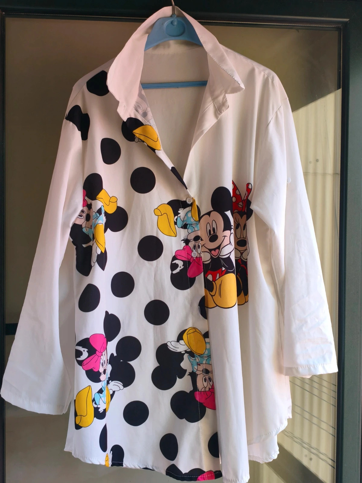 Camisa blanca de lunares con Mickey y Minnie oversize 2