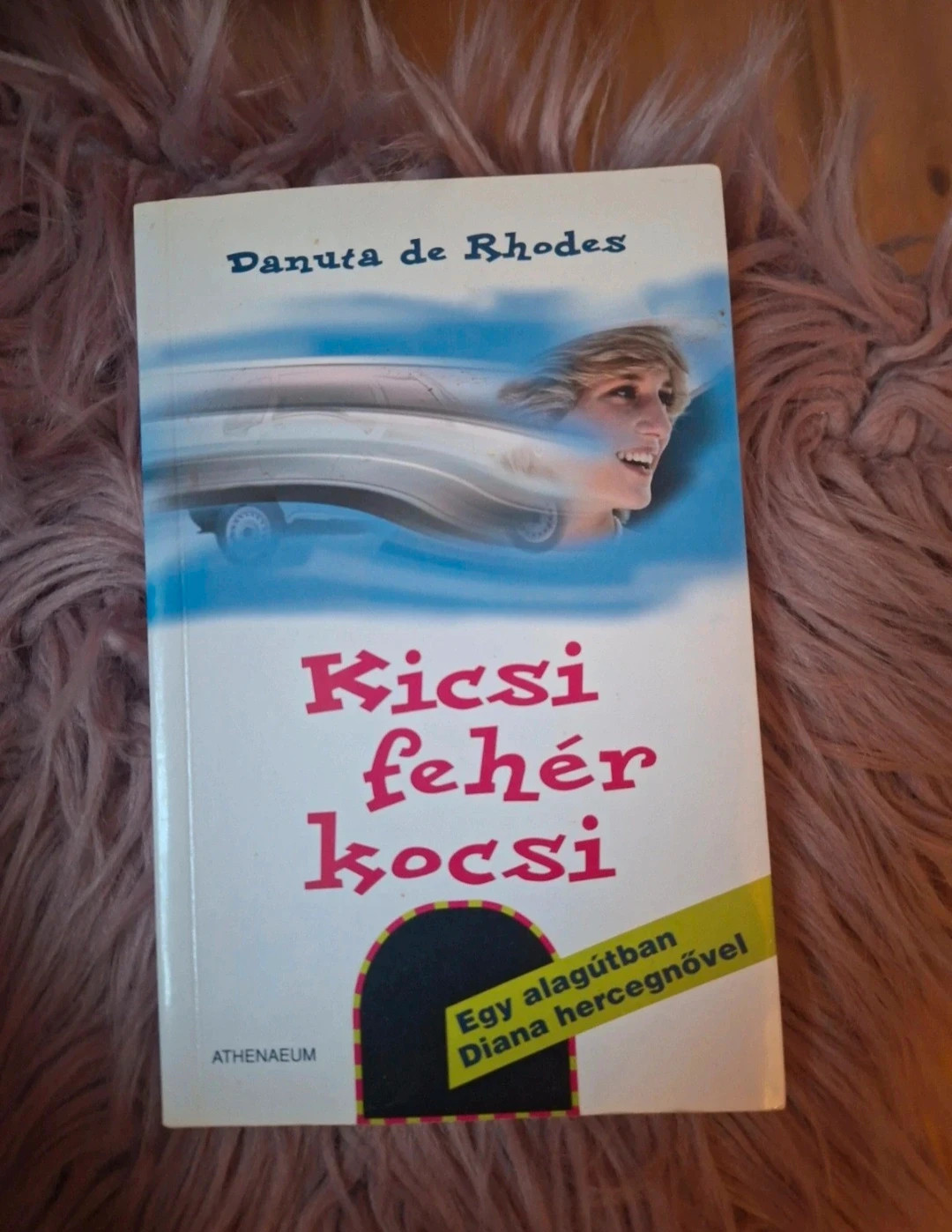 Kicsi fehér kocsi 1