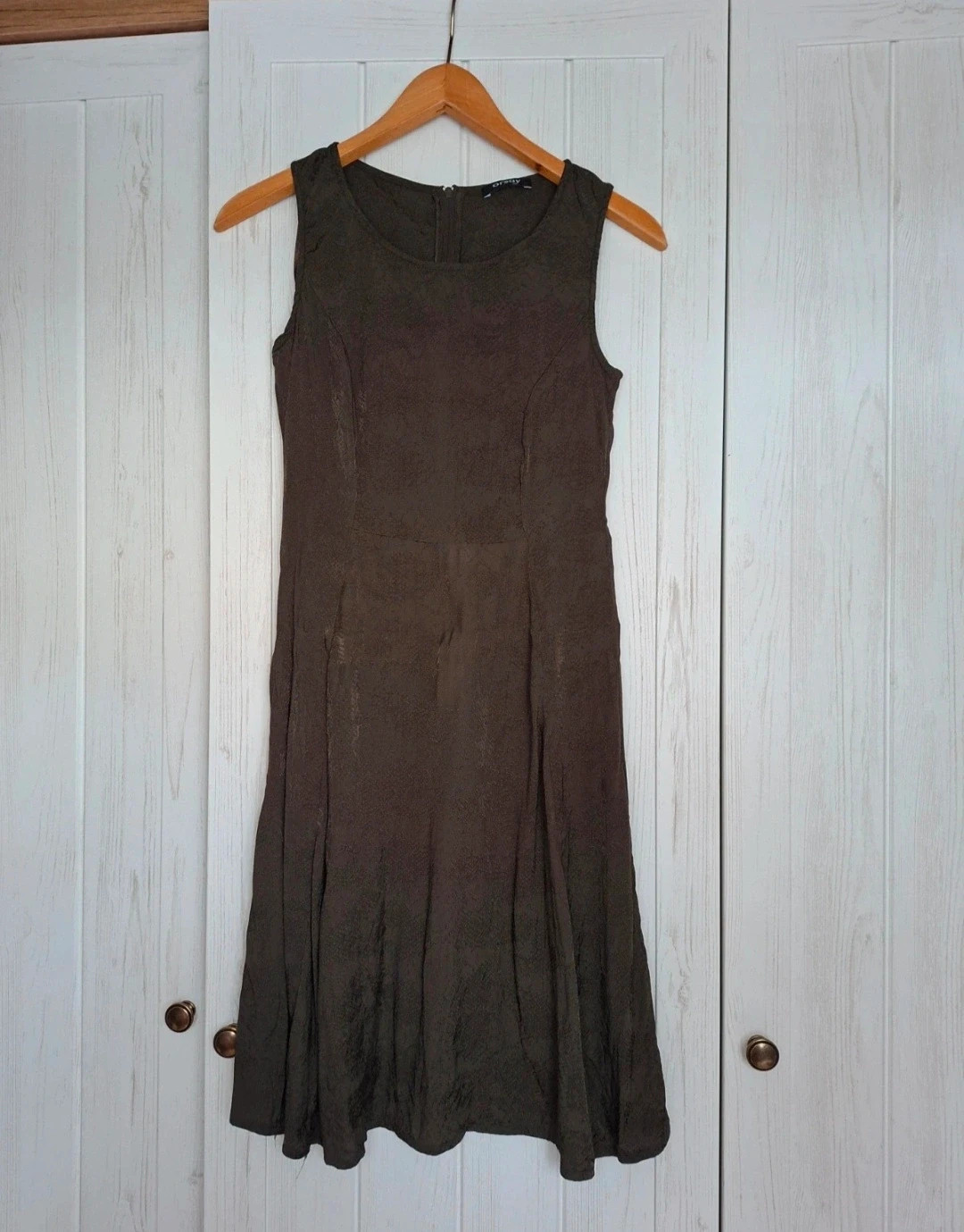 Khaki ruha 1
