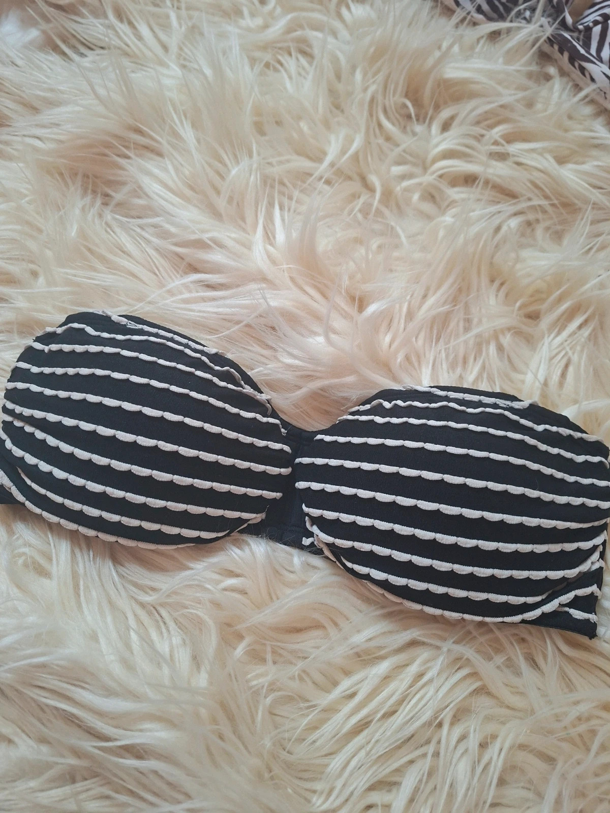 Bikinifelső 1