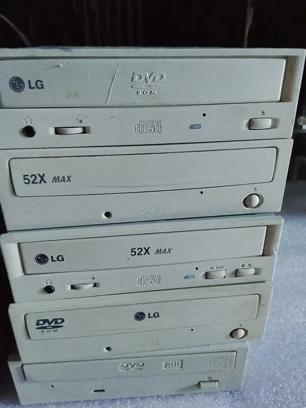 Cd-dvd meghajtók 10 db 3