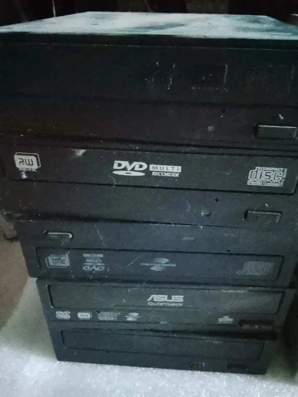 Cd-dvd meghajtók 10 db 4