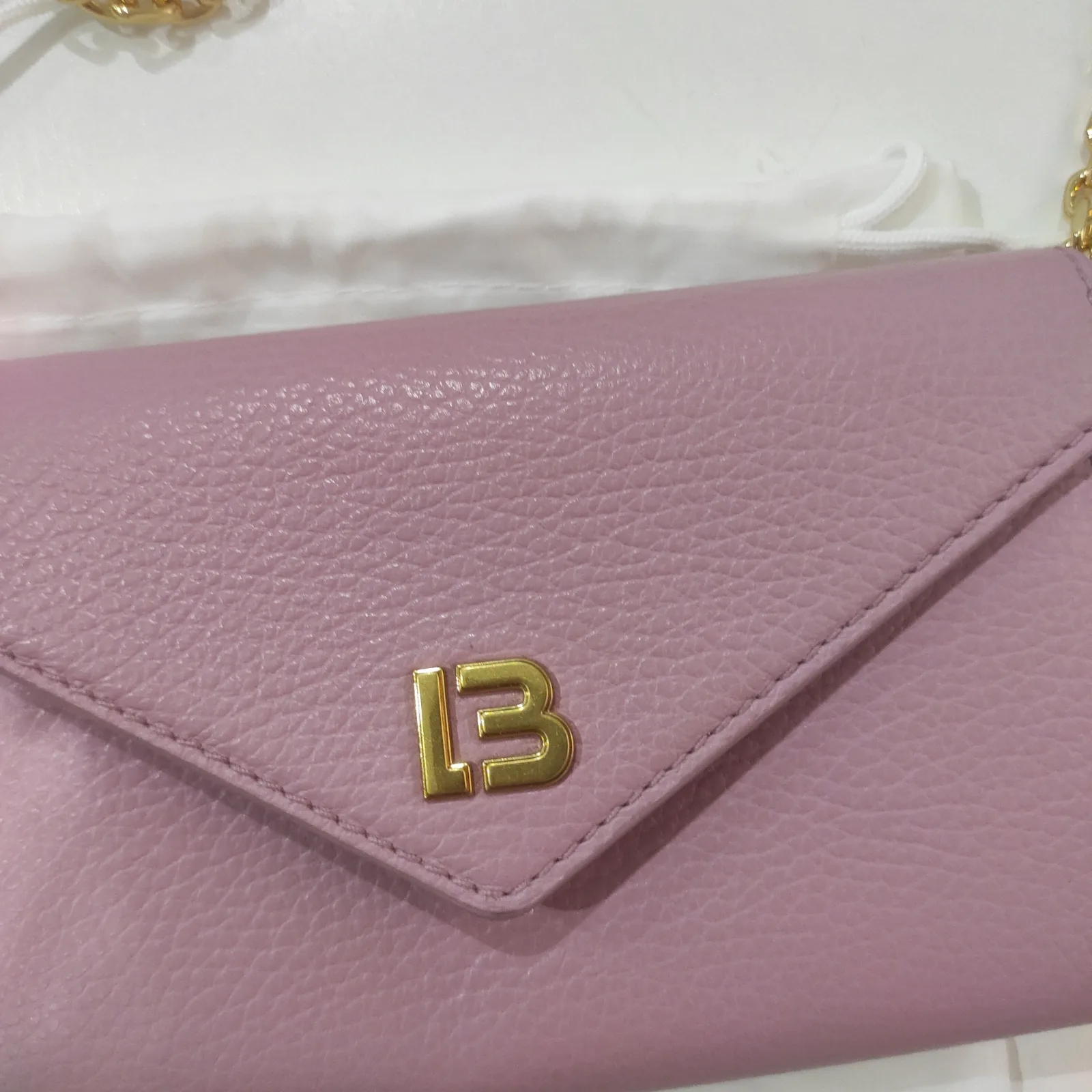 Bolso 100% cuero de color rosa. Bimba y Lola 2