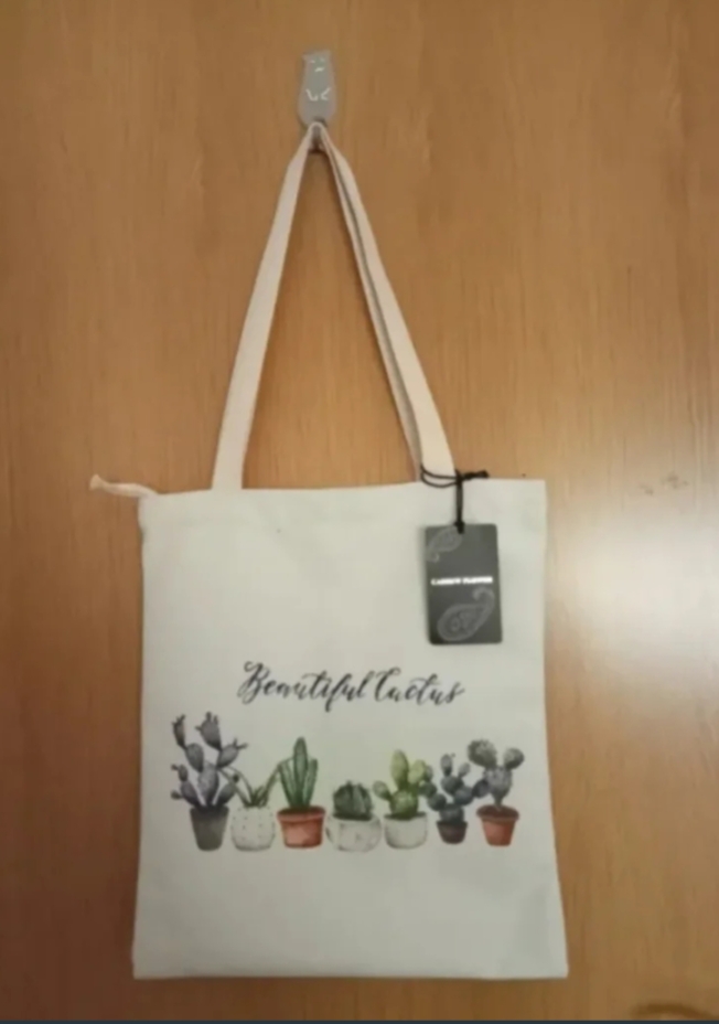 Bolso tote de la marca Cashew Flower. 1