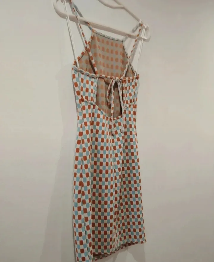 vestido con diseño en la espalda talla XS 2