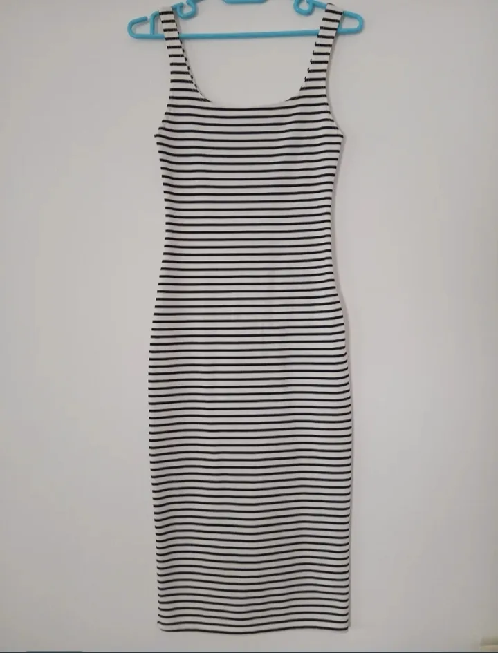 vestido con diseño entallado Talla S 1