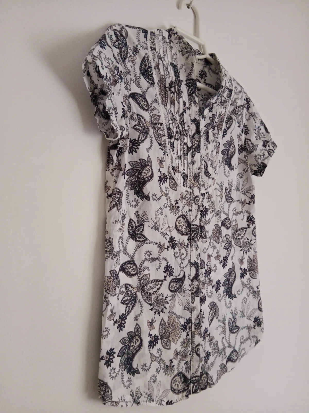Camisa de mujer con un bonito estampado talla S. 2