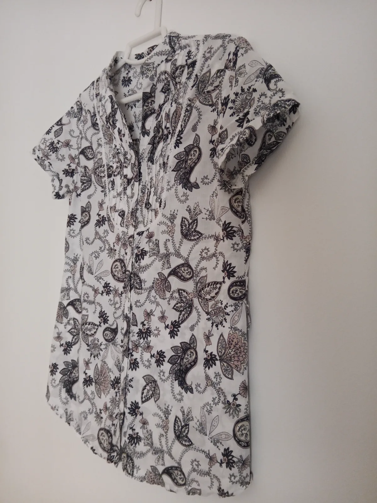 Camisa de mujer con un bonito estampado talla S. 3