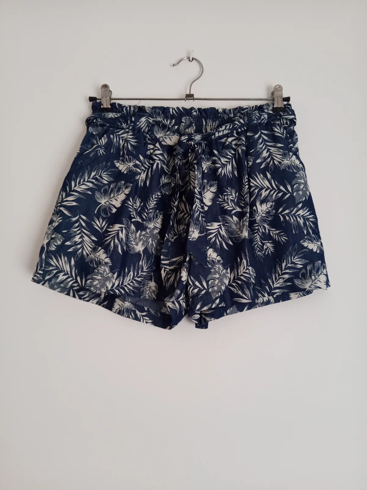 pantalón corto con goma en la cintura talla M/L 1