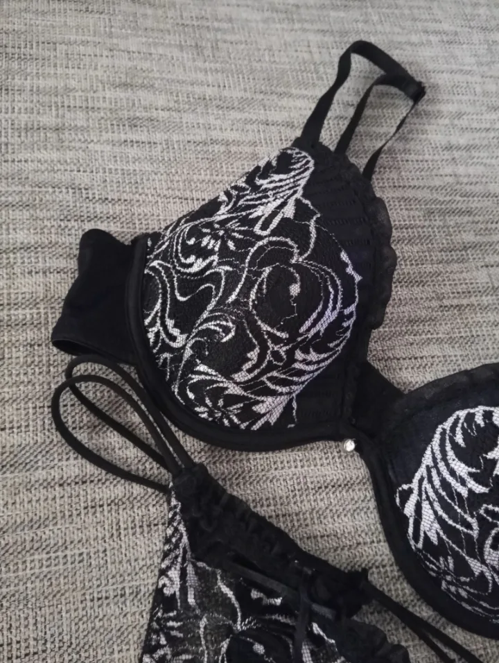Conjunto de lencería dos piezas talla 95 2
