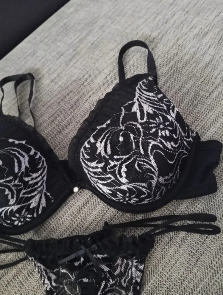 Conjunto de lencería dos piezas talla 95 3