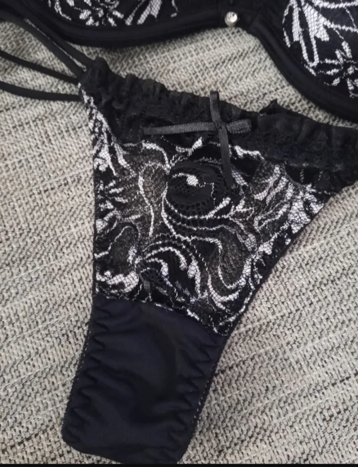 Conjunto de lencería dos piezas talla 95 4