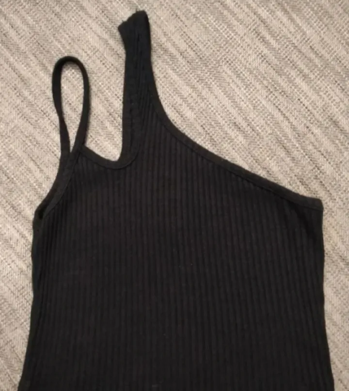 Crop tops 3 prendas talla XS 3