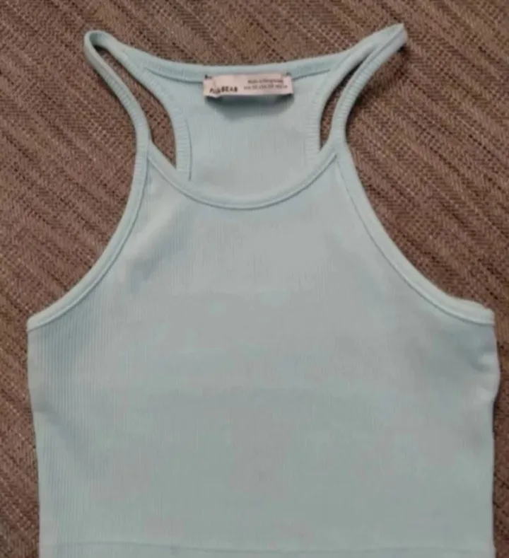 Crop tops 3 prendas talla XS 4