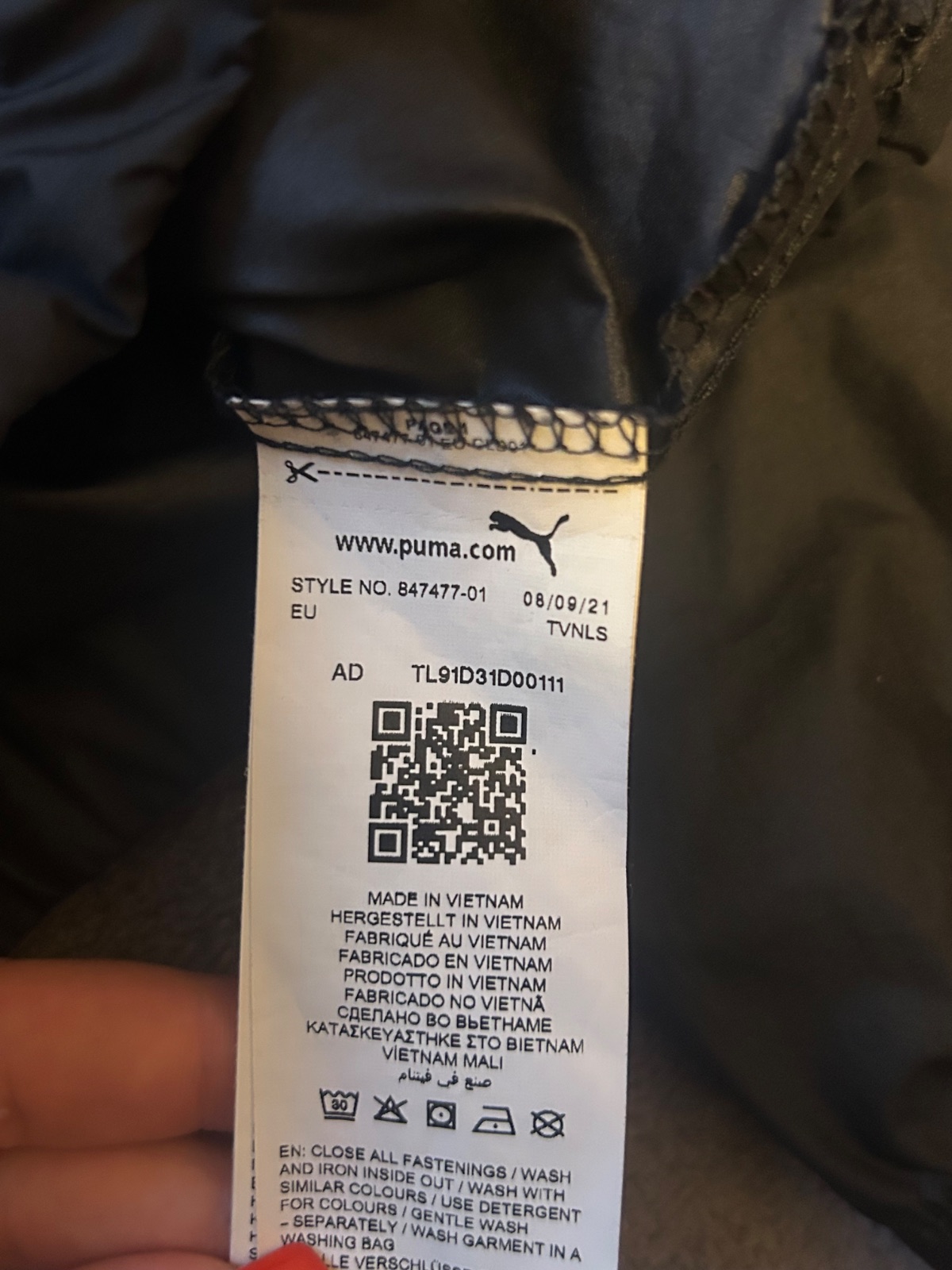 Puma fekete sportdzseki fehér cipzárral 2