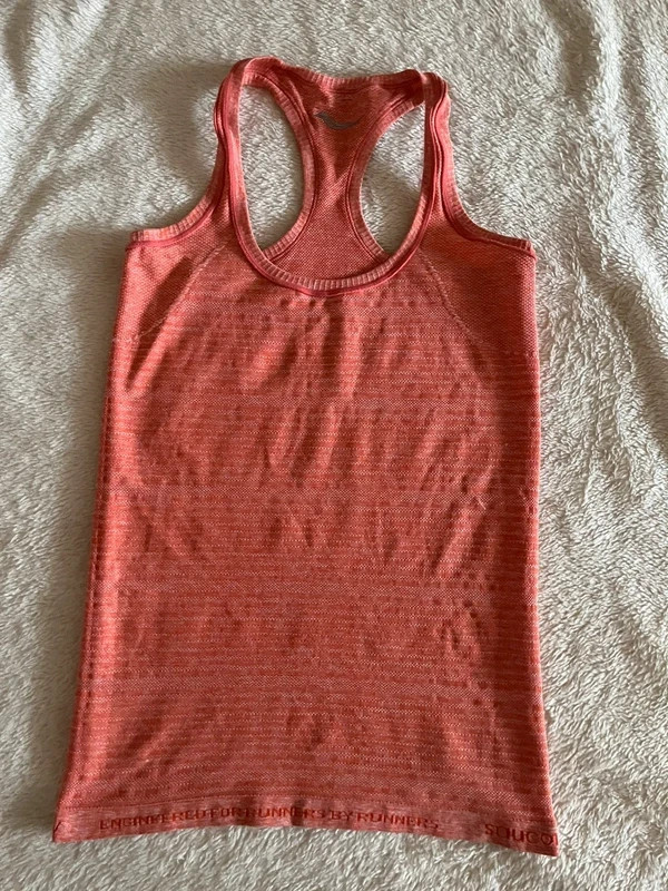 Saucony running top 1