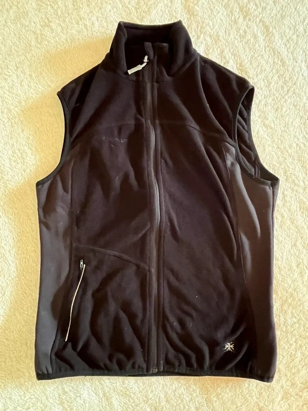 Mammut full-zip technopile black vest 1