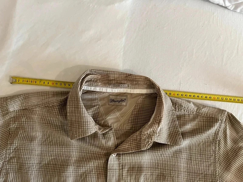 Wrangler classic slim fit, long sleeve shirt. 2