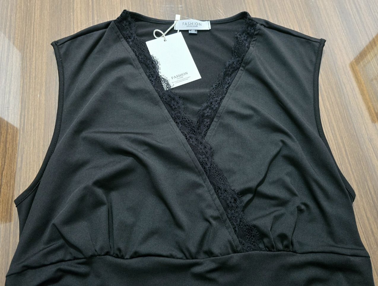 Vestido negro encaje escote Asimétrico T 48 3