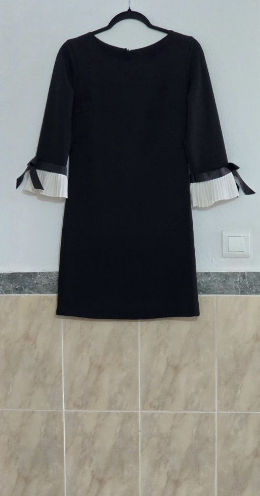 Vestido Negro Clásico Lazos y Volantes 1