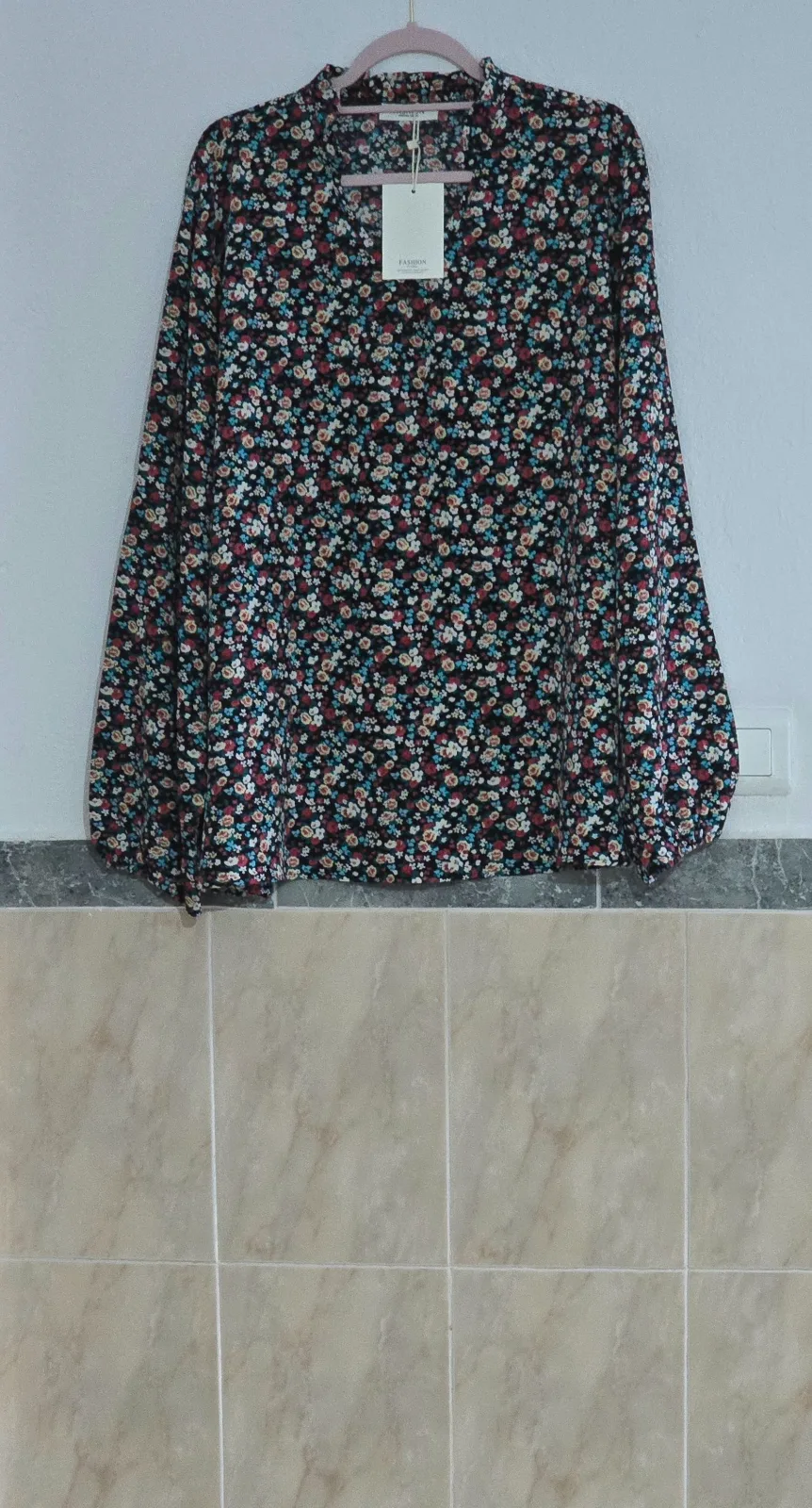 Blusa negra floral manga larga T.52 1