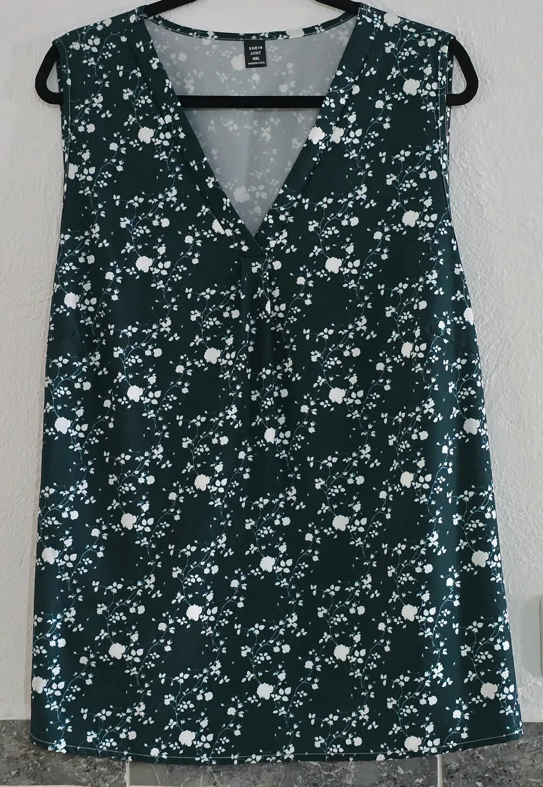 Blusa sin mangas verde oscuro floral 2