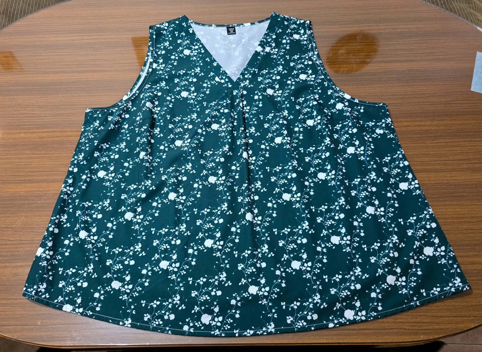 Blusa sin mangas verde oscuro floral 3