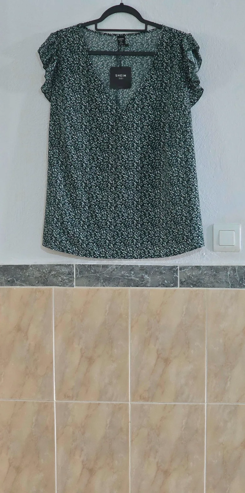 Blusa verde oscuro floral Talla US 22 1