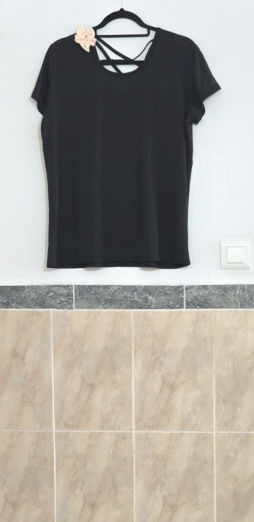 Camiseta Talla 2XL/3XL negra tiras cruzadas 1