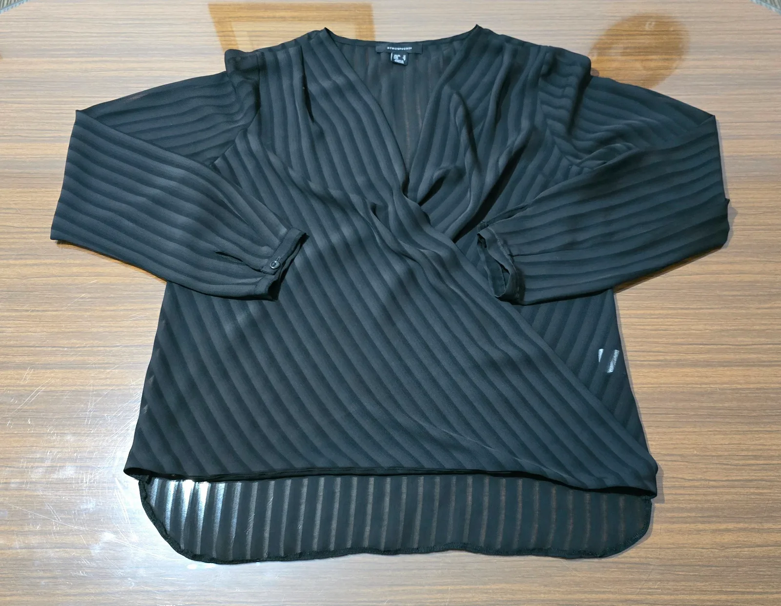 Blusa negra Atmosphere escote cruzado Y2K T.40 2
