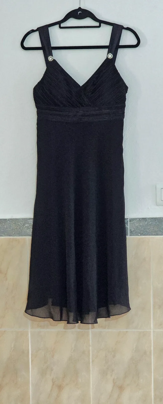 Vestido T. M/L negro de tirantes corte imperio 1