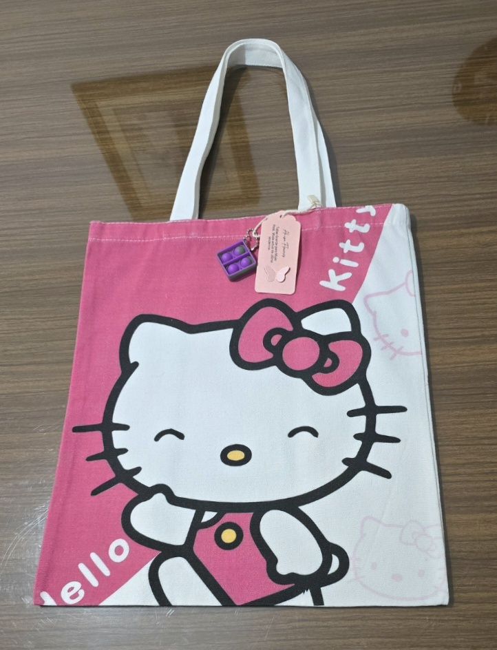 Tote Bag con pop it de Hello Kitty 2