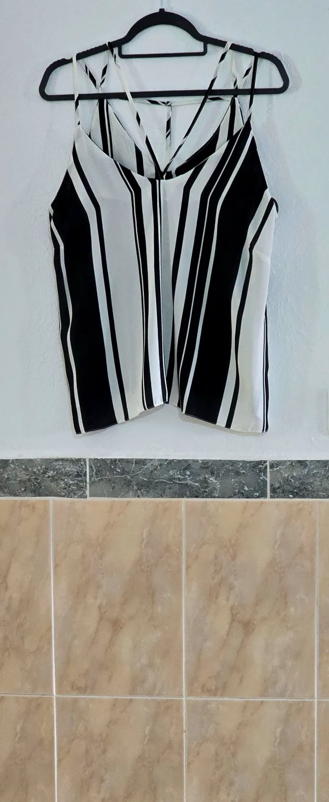 Top Rayas Blanco y Negro Escote V Talla 42 1