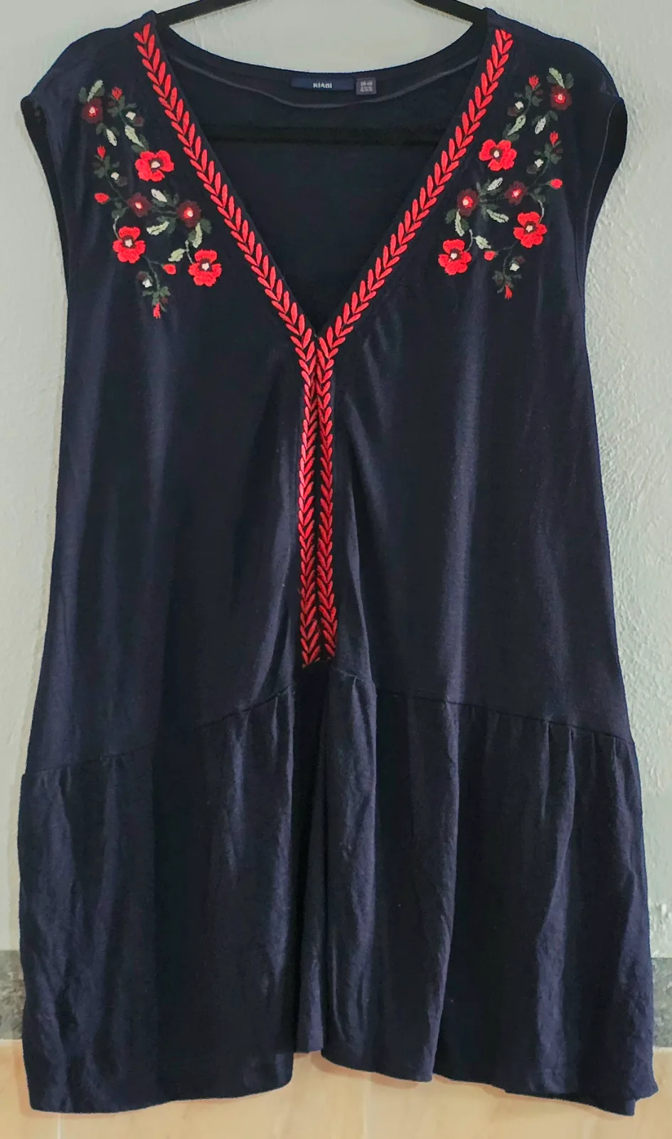 Blusa sin mangas con bordado T.58/60 4
