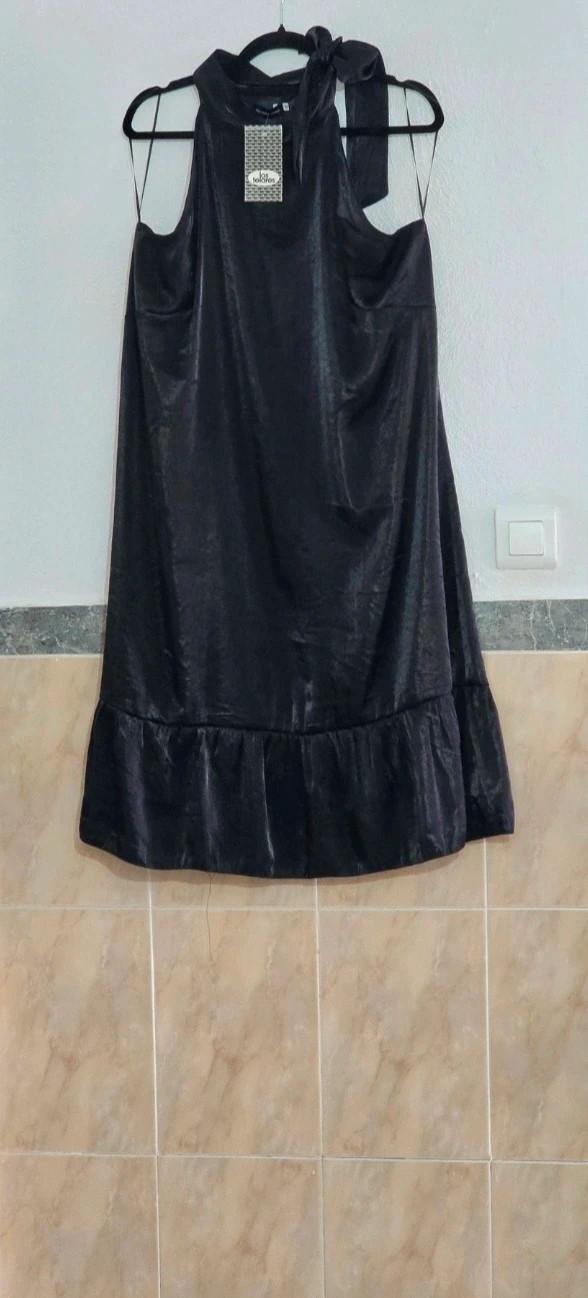 Vestido Satinado Negro Halter Neck Dress New Saks Woman Talla 52-dá menos talla (48) 2