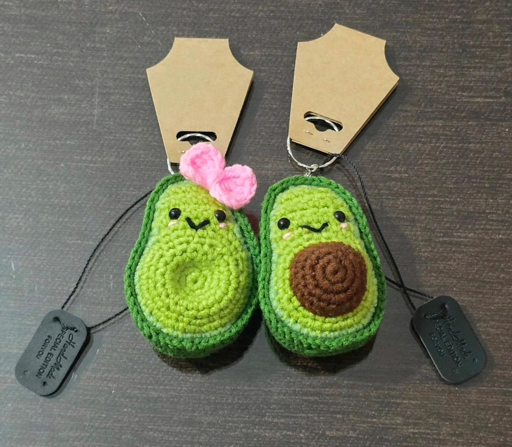Pack de llaveros de aguacatitos en amigurumi // Ensemble porte-clés Amigurumi - petits avocats. 4