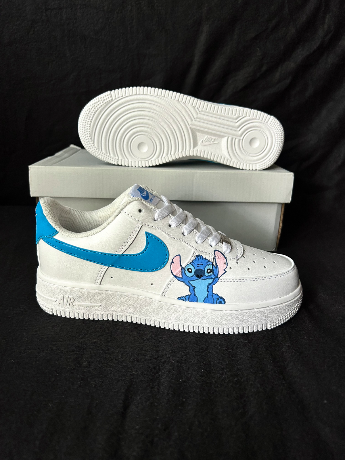 Stitch sajat, kezzel festett AF1 3