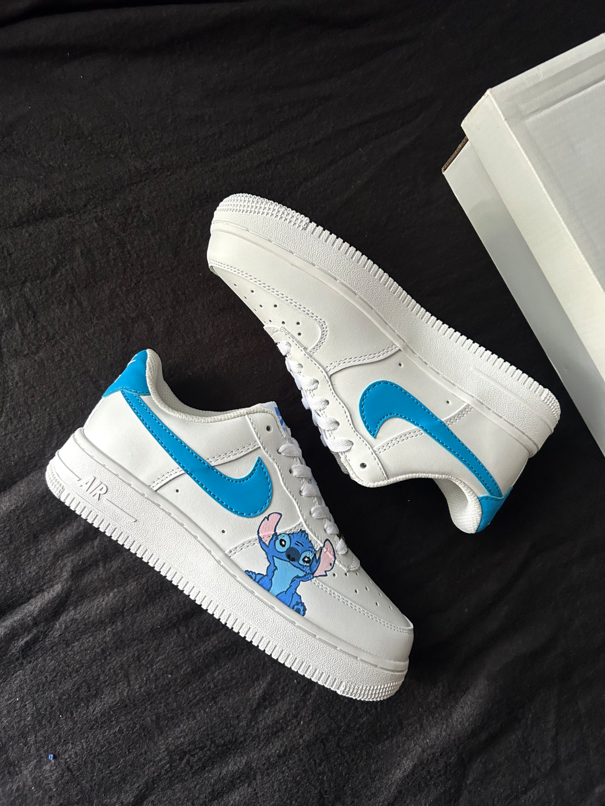 Stitch sajat, kezzel festett AF1 2