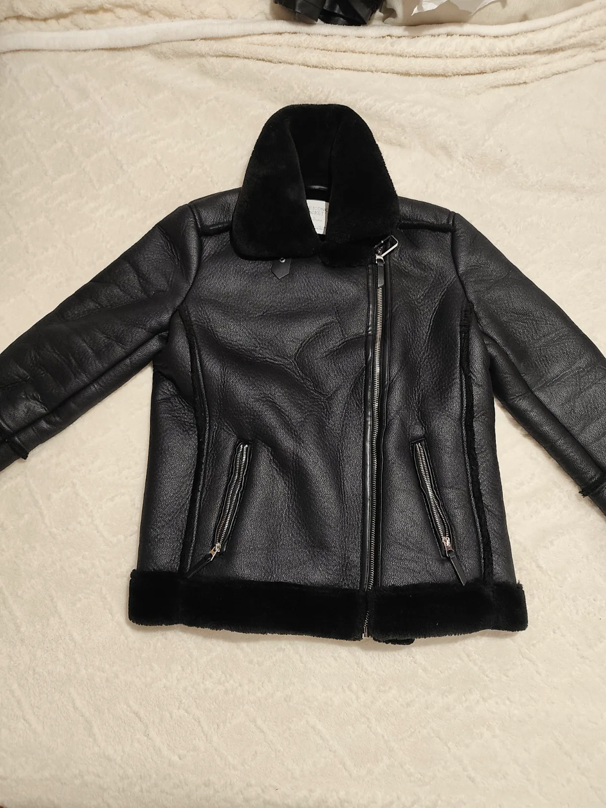 Cazadora con forro polar Stradivarius, talla L 2