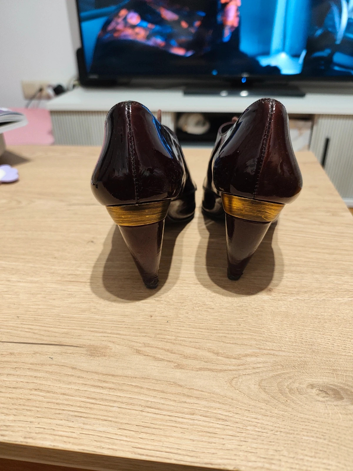 Zapatos de salón charol granate Bimba y Lola T39 4
