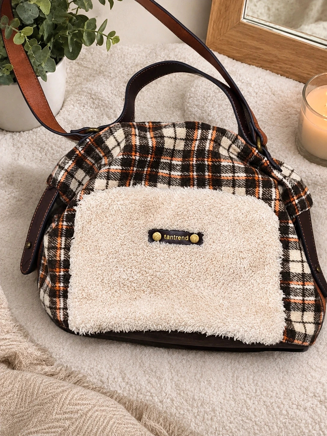Elegante bolso tantred, como nuevo 1