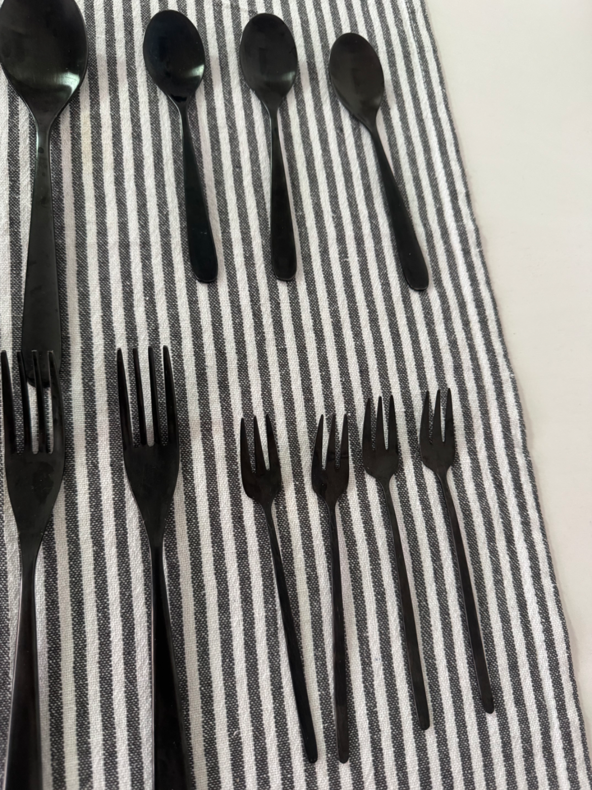 Ikea fekete evő eszköz készlet 3