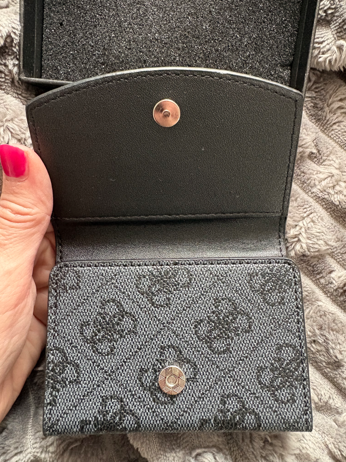 Guess mini pénztárca 3