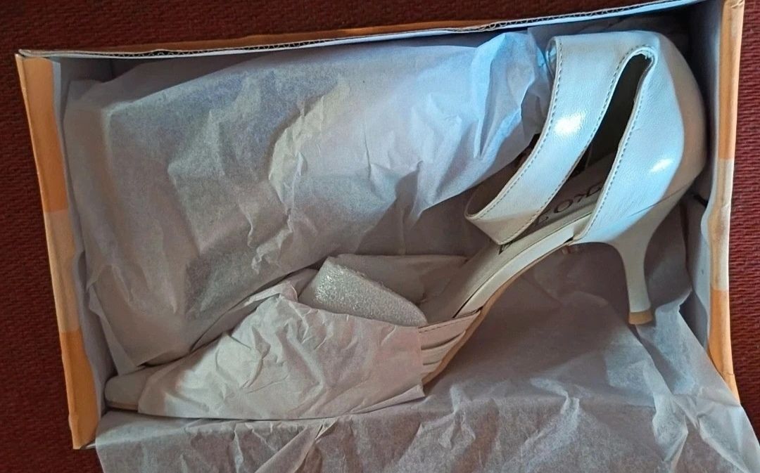 Elegáns, köves női alkalmi szandál – Új, dobozában 4