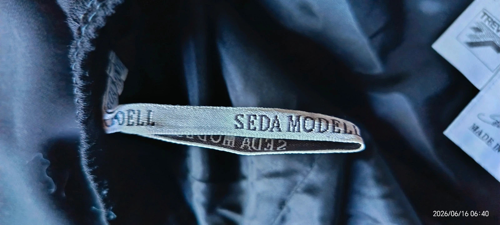 Seda Modell Ceruzaszoknya 3