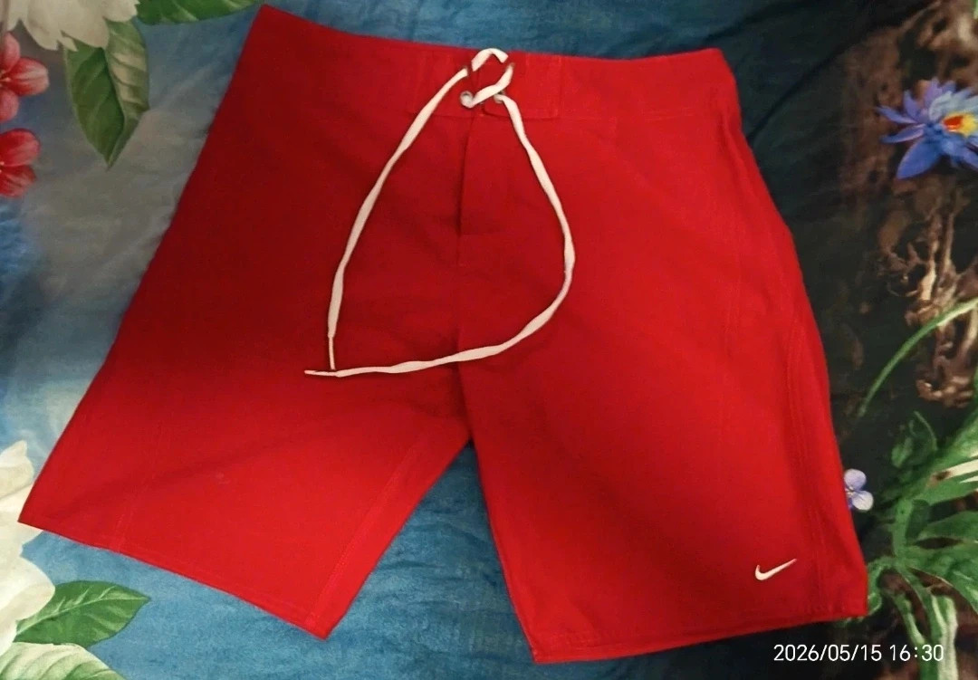 Eredeti nike piros rövidnadrág 1