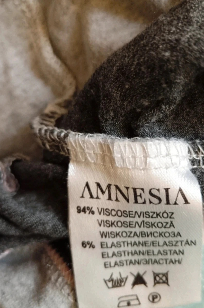 Amnesia Eva Prokai csíkos felső 2