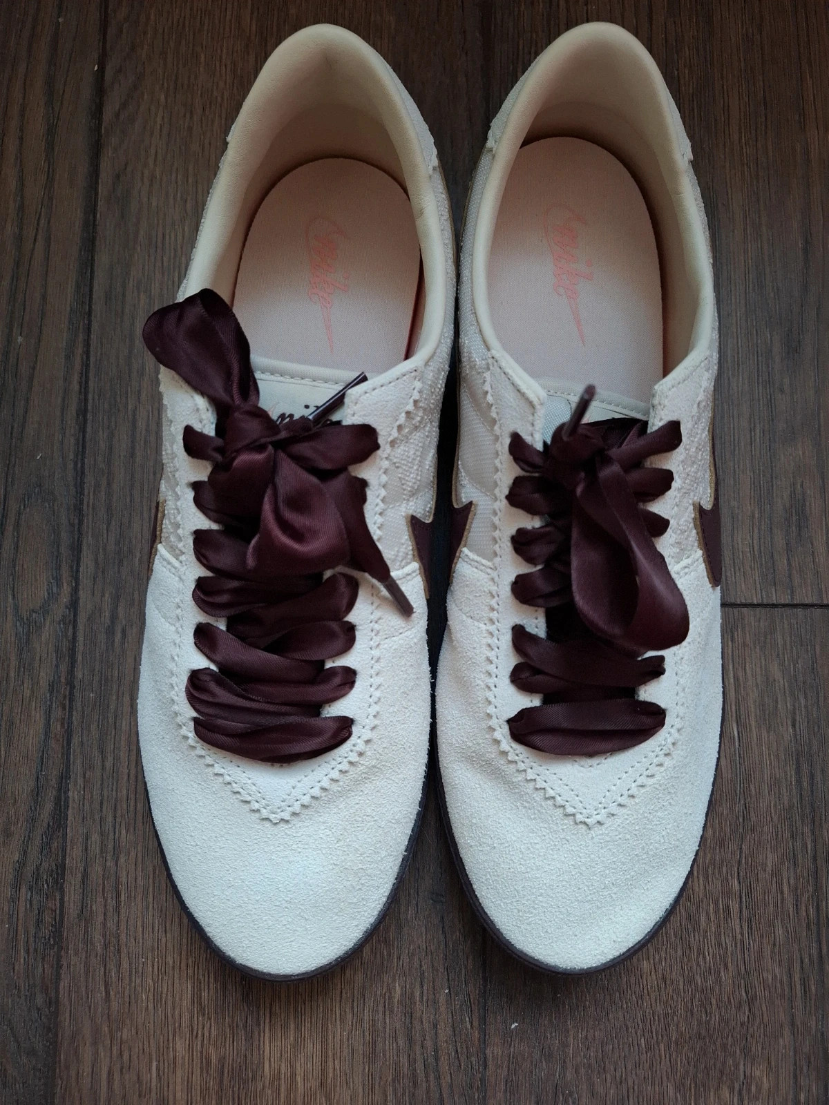 W Nike Astrograbber LTHR SE light cream/burgundy crush 43 3